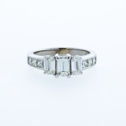 Estate Ladie's Diamond 3 Stone Emerald Cut Diamond Ring (2.00ctw)