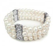 Ladies Freshwater Stretch Pearl Bracelet