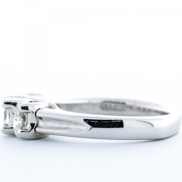 DIANA 3 OVAL RING (1.10ctw)