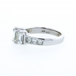 Estate Ladie's Diamond 3 Stone Emerald Cut Diamond Ring (2.00ctw)